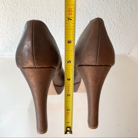 🤎**NWOT** Bronze Metallic Peep Toe Platform Heels. Sz 8 - Picture 3 of 7